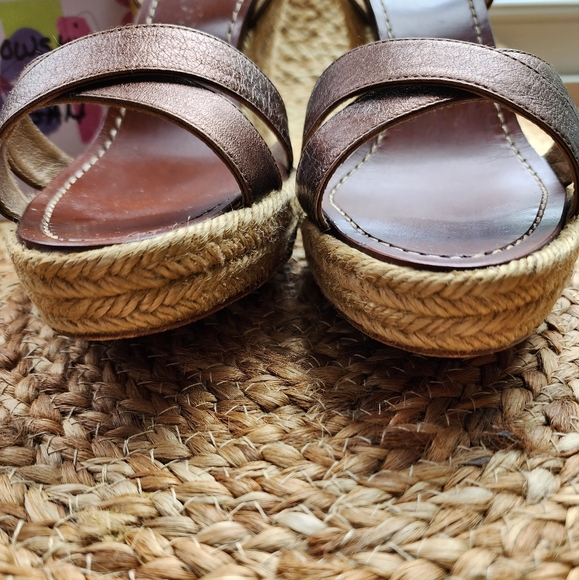 Christian Louboutin Copper Brown Metallic SZ 40. Pre Loved - Picture 2 of 8